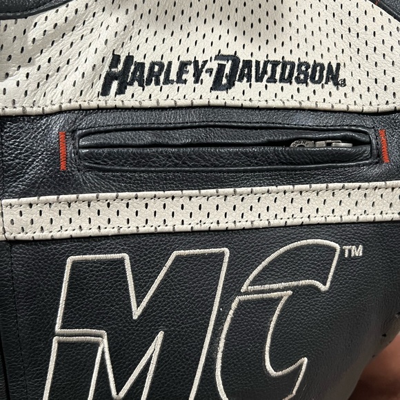 Harley Davidson Riding Vest - Picture 7 of 7